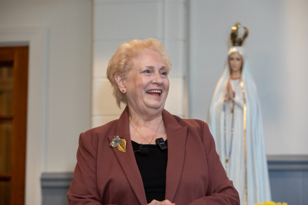 Moms in the Middle: Oct 16, 2025 (Photos and Video)